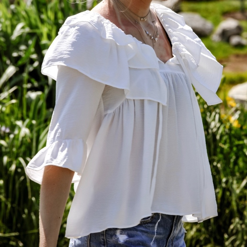 Boho peasant style blouse.